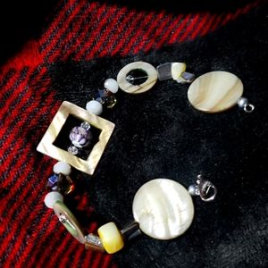 Seashell and crystal bracelet